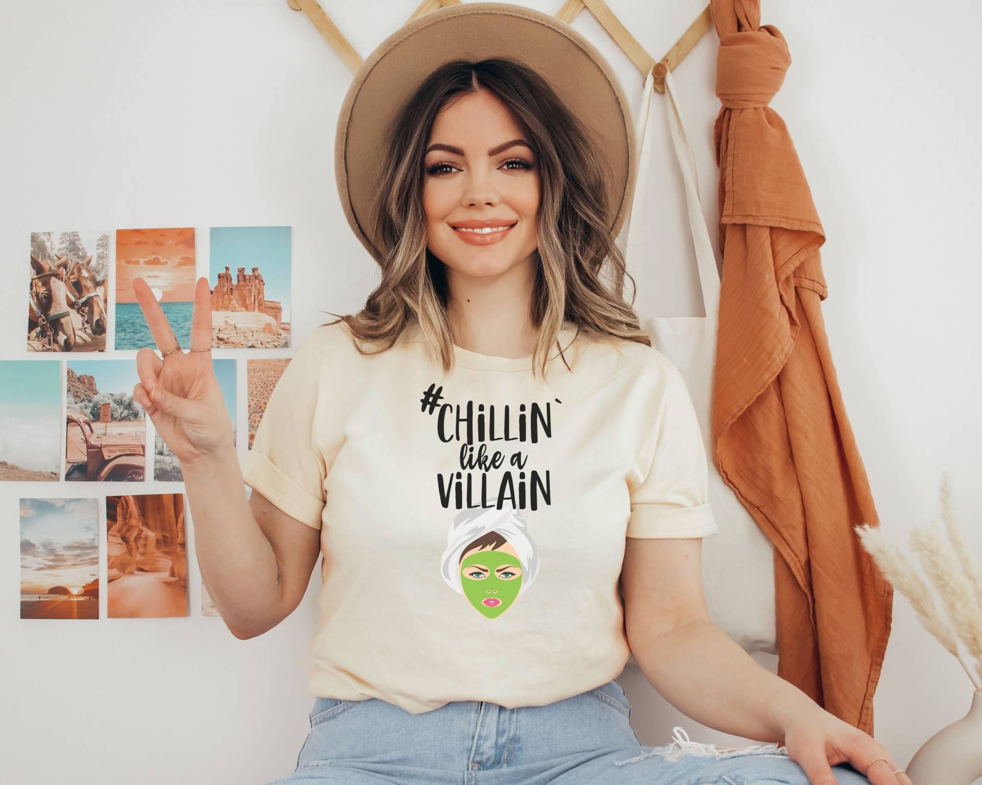Chillin Like A Villain Unisex Jersey Männer Frauen Shirt von WoodstocksKreationen