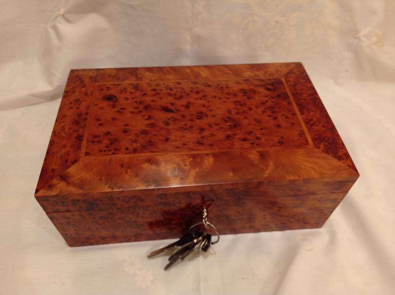 Large Storage Box, 12"/7.5"/4.4" Free Shipping, Amazing Jewelry Made Of Thuya Wood, Handmade Morocco, Best Gift, Box With Lock & 2 Keys von Woodthuya1999