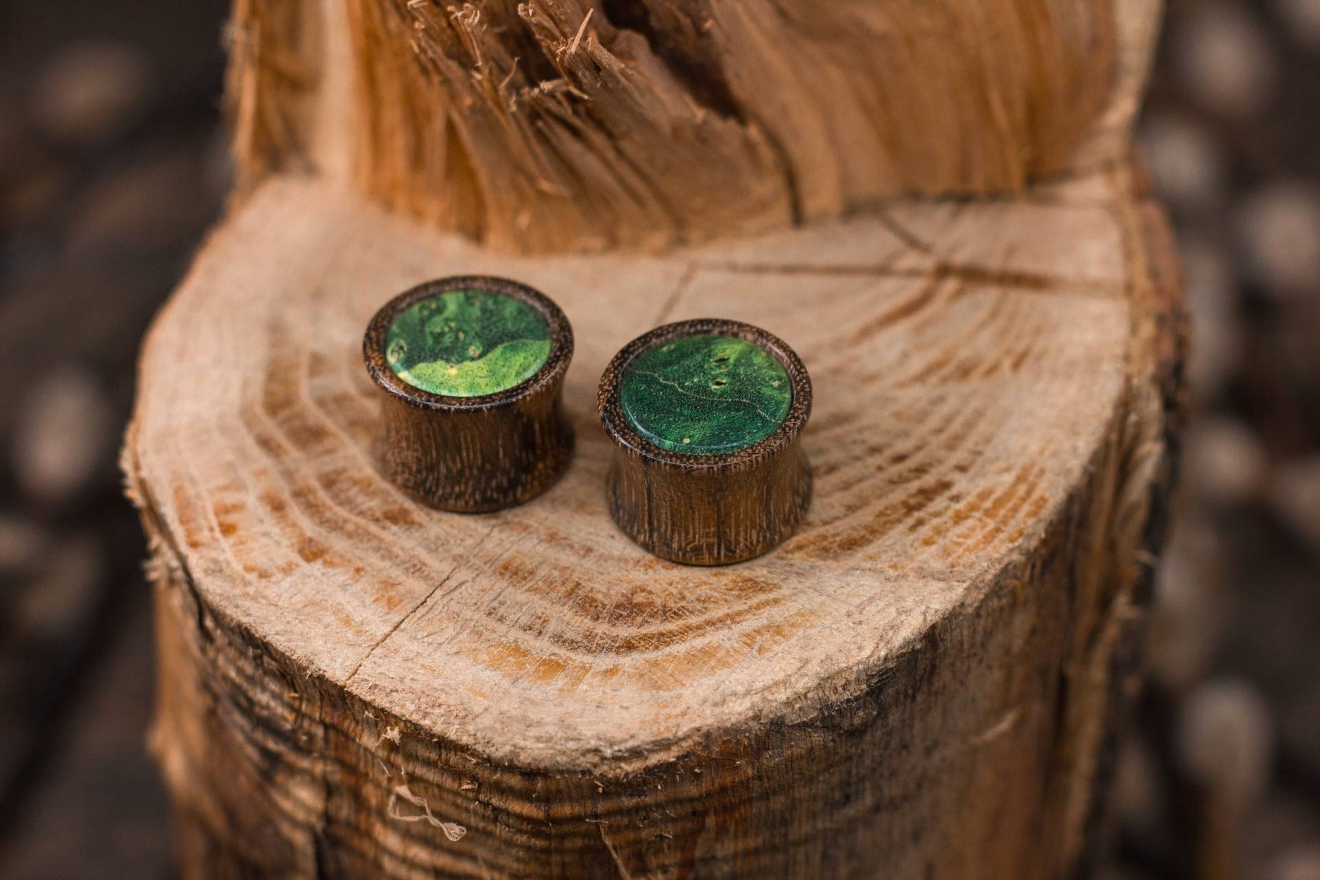 Amazaque Holz-Ohrstöpsel Mit Grünem Ahorn-Intarsien | Natürliche Grüne Holzstärken 10 Mm 00 G 12 14 16 18 20 22 24 26 28 30 Amazaque Holz-Ohrstöpsel Mit Grünem Ahorn-Intarsien | Natürliche Grüne Holzstärken 10 Mm 00 G 12 14 16 18 20 22 24 26 28 30 von WoodyWoodPlugs