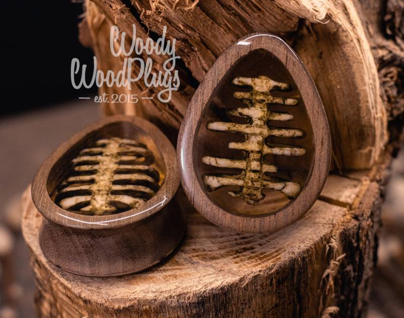 Ohrstöpsel Für Den Brustkorb - Aus Kunstharz Tropfenstöpsel Knochen, Holztropfen-Diameter 28 Mm 30 32 34 36 38 40 Ohrstöpsel Für Den Brustkorb - Aus Kunstharz Tropfenstöpsel Knochen, Holztropfen-Diameter 28 Mm 30 32 34 36 38 40 von WoodyWoodPlugs