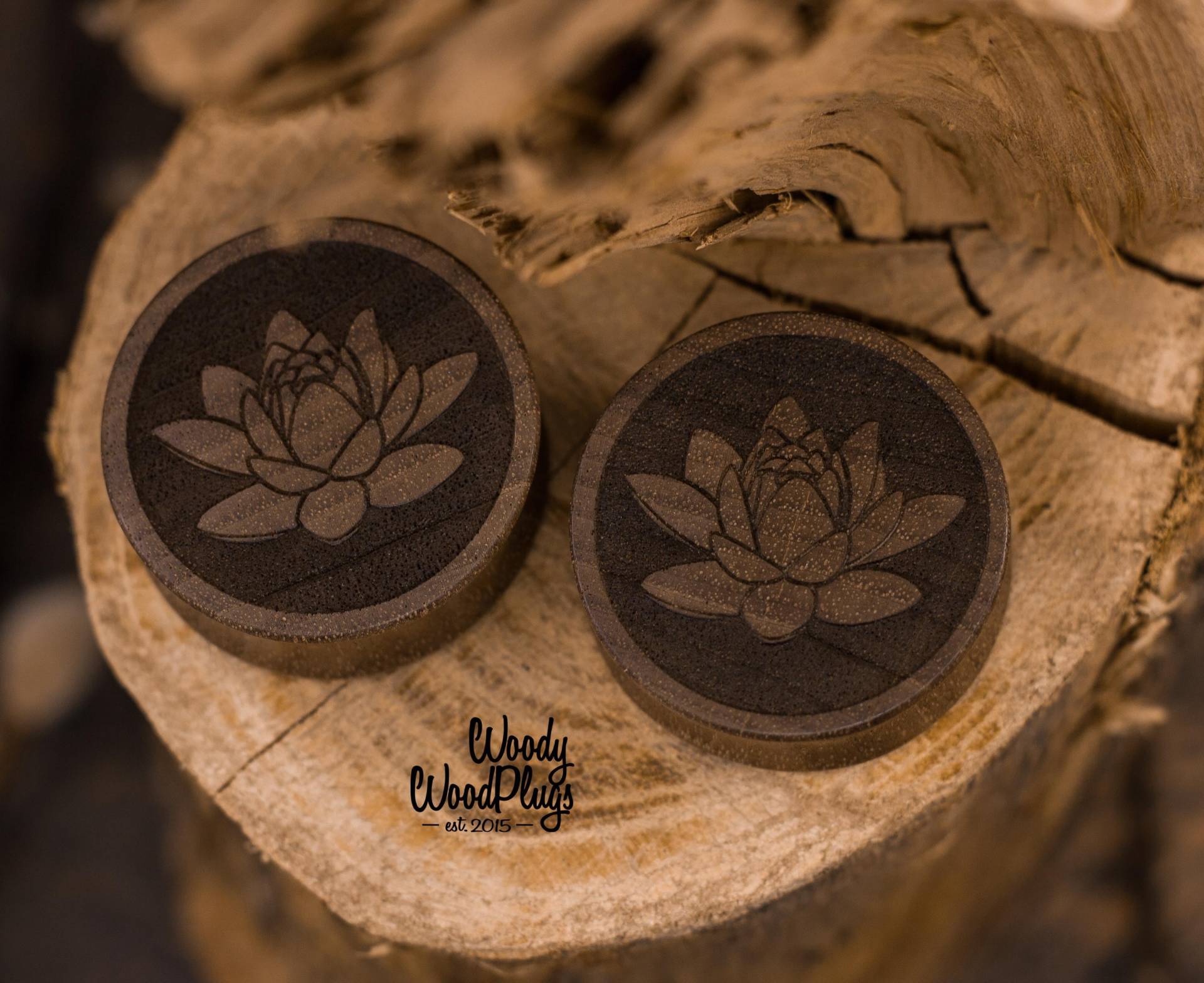 Paar Florale Holzstecker, Lotus-Ohrstöpsel 14 Mm 9/16" 16Mm 5/8" 18Mm 11/16" 19Mm 3/4" 20Mm 13/16" 22Mm 7/8" 24Mm Bis 2Inch Paar Florale Holzstecker, Lotus-Ohrstöpsel 14 Mm 9/16" 16Mm 5/8" 18Mm 11/16" 19Mm 3/4" 20Mm 13/16" 22Mm 7/8" 24Mm Bis 2Inch von WoodyWoodPlugs