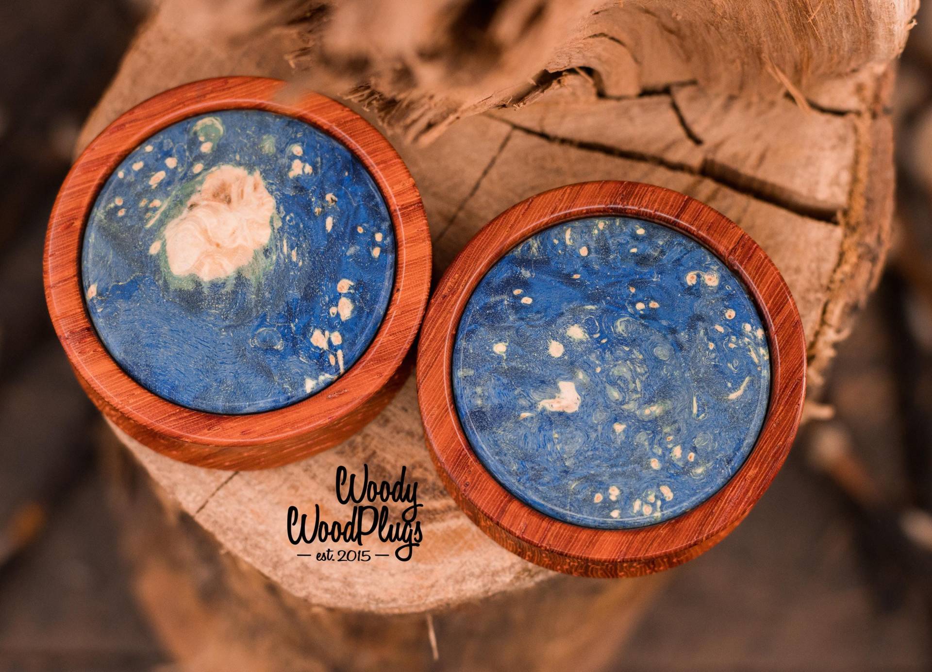 Rote Ohrstecker Mit Violettem Ahorn-Inlay - Holz Lila Stecker Und Tunnel Handgemachte Ohrmessgeräte Rote Ohrstecker Mit Violettem Ahorn-Inlay - Holz Lila Stecker Und Tunnel Handgemachte Ohrmessgeräte von WoodyWoodPlugs