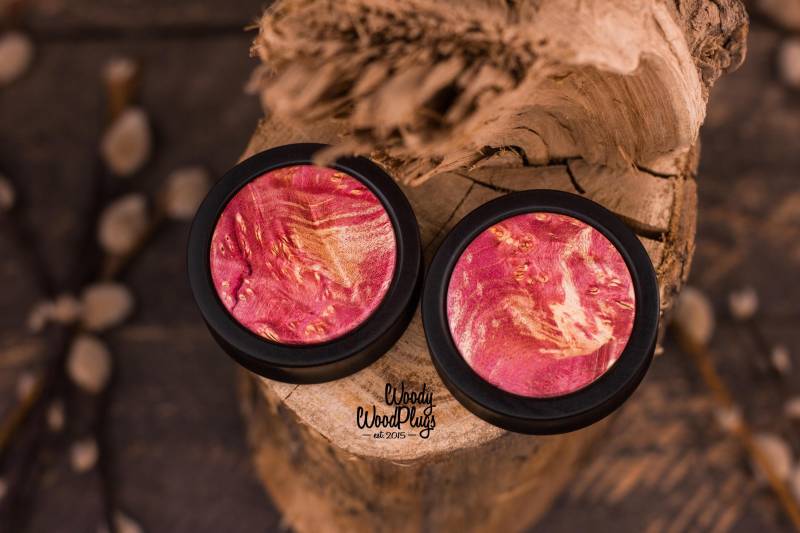 Schwarze Ohrplugs Mit Rotem Holzinlay - Handgefertigte Holzplugs | 10mm-50mm Schwarze Ohrplugs Mit Rotem Holzinlay - Handgefertigte Holzplugs | 10mm-50mm von WoodyWoodPlugs