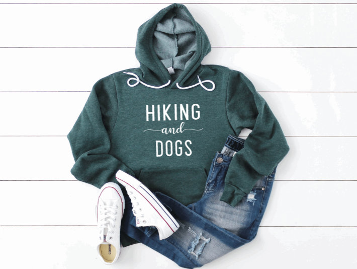 Wandern & Hunde Hoodie, Outdoor-Sweatshirt, Hund Mama Sweatshirt, Papa Camping Und von Woofology