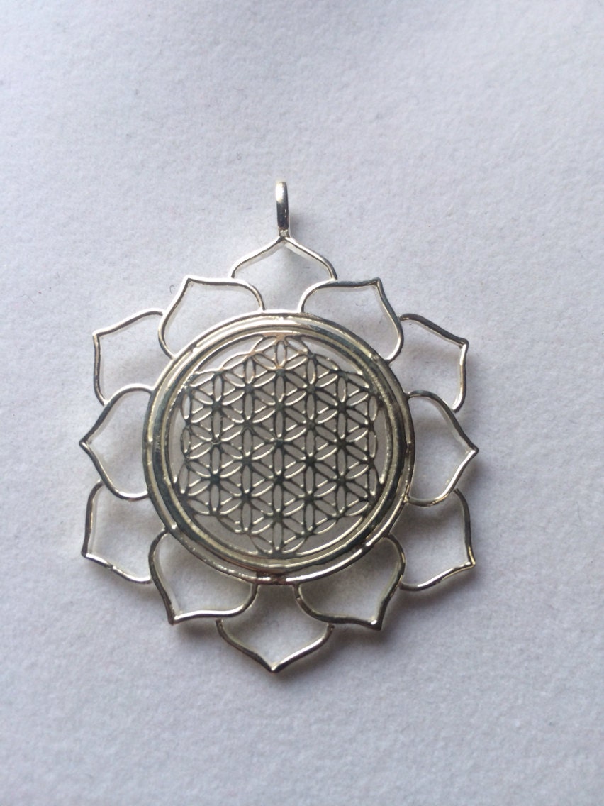 Heilige Geometrie, Sterling Silber Blume Des Lebens in Lotus Anhänger Heilige Geometrie, Sterling Silber Blume Des Lebens in Lotus Anhänger von WookNook13