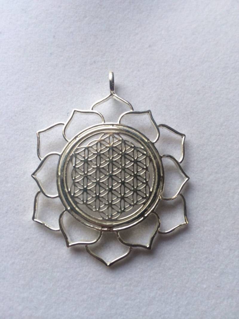 Heilige Geometrie, Sterling Silber Blume Des Lebens in Lotus Anhänger Heilige Geometrie, Sterling Silber Blume Des Lebens in Lotus Anhänger von WookNook13