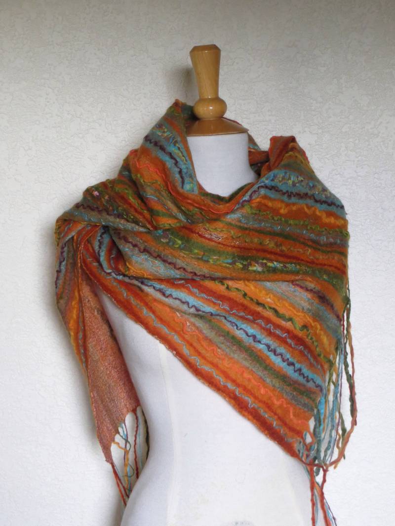 Gefilzte Wolldecke Schal Boho Nuno Schal Wrap Gefilzte Wolldecke Schal Boho Nuno Schal Wrap von WoolDreamerArtStudio