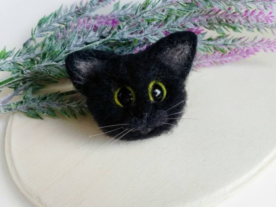 Nadel Gefilzte Katze Brosche Hexe Schwarze Schmuck Filz Wolle Kätzchen Gefilzt Tier Katzenliebhaber Geschenk Frauen von WoolDreamland