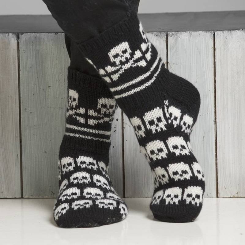 Totenkopfsocken Gestrickte Socken Halloween Wollsocken Norwegersocken Weihnachtssocken Geschenk An Mann Frauen Männersocken Damensocken von WoolMagicShop