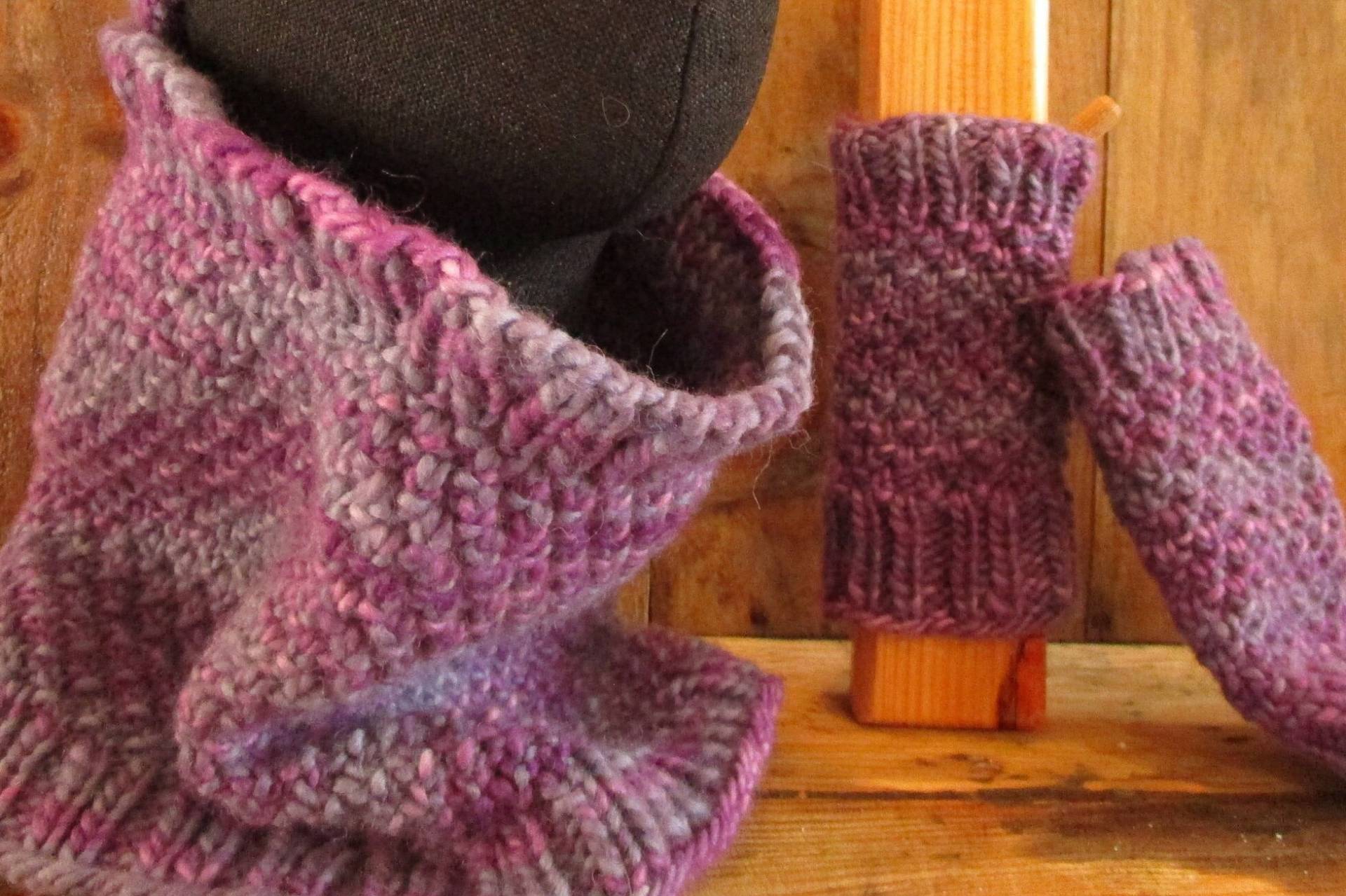 Handgestricktes „Boréal"-Snood - Und Ärmelset Aus Reiner Schafwolle Handgestricktes „Boréal"-Snood - Und Ärmelset Aus Reiner Schafwolle von Wooldoodoo