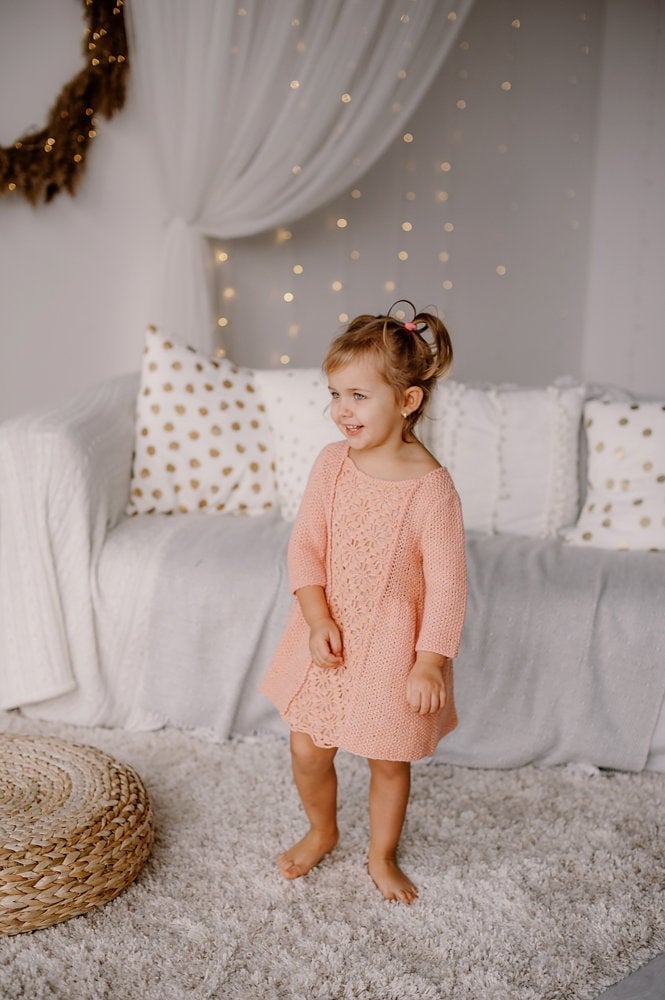 Pfirsichmädchen Kleid Langarm Handgestrickt Kleinkind Mädchenkleid Gehäkelte Kinderkleidung von WoolenWoolShop
