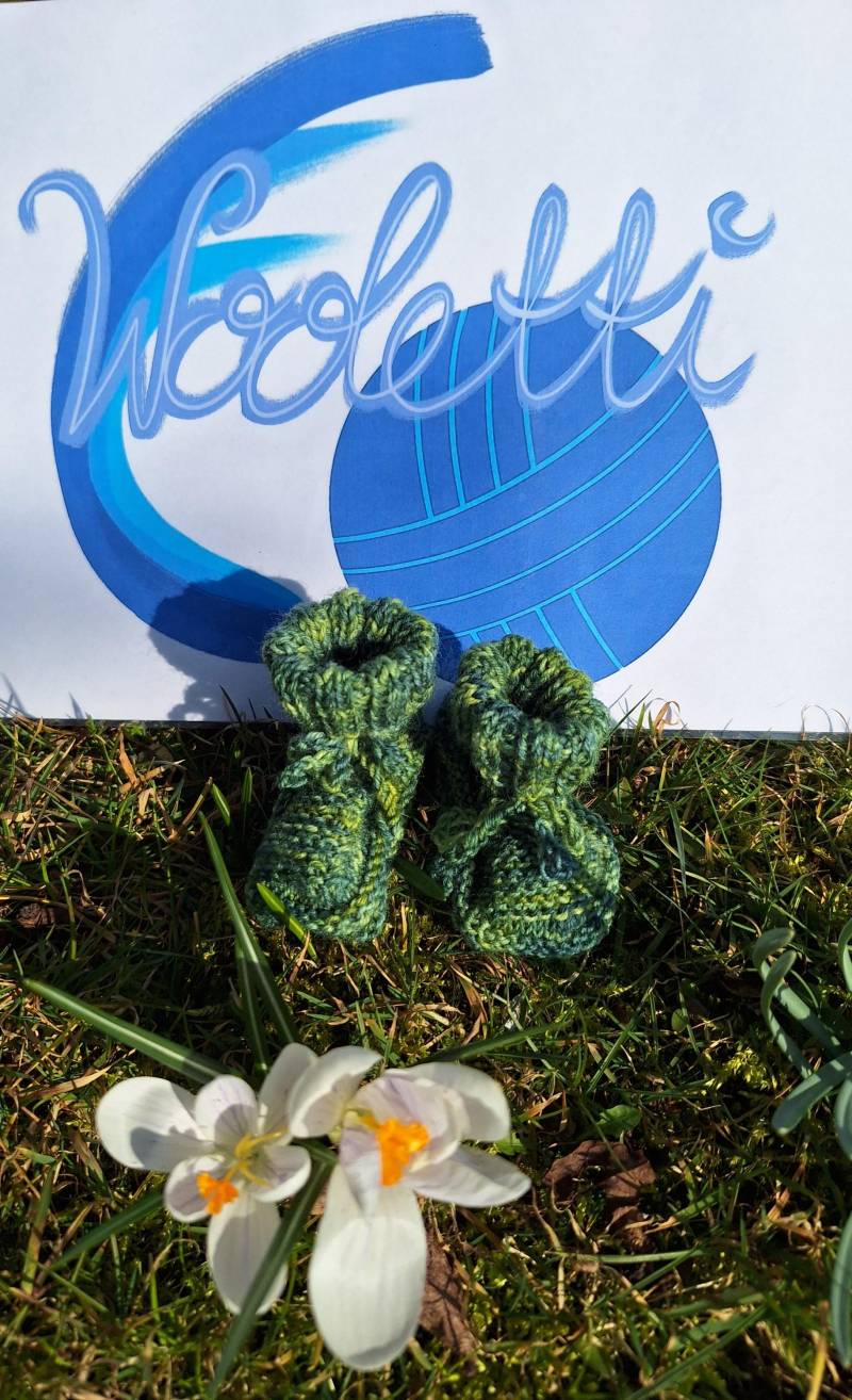 Babyschühchen 0 - 3 Monate , Gestrickt, Dunkelgrün, Sohle 8 cm Babyschühchen 0 - 3 Monate , Gestrickt, Dunkelgrün, Sohle 8 cm von Wooletti