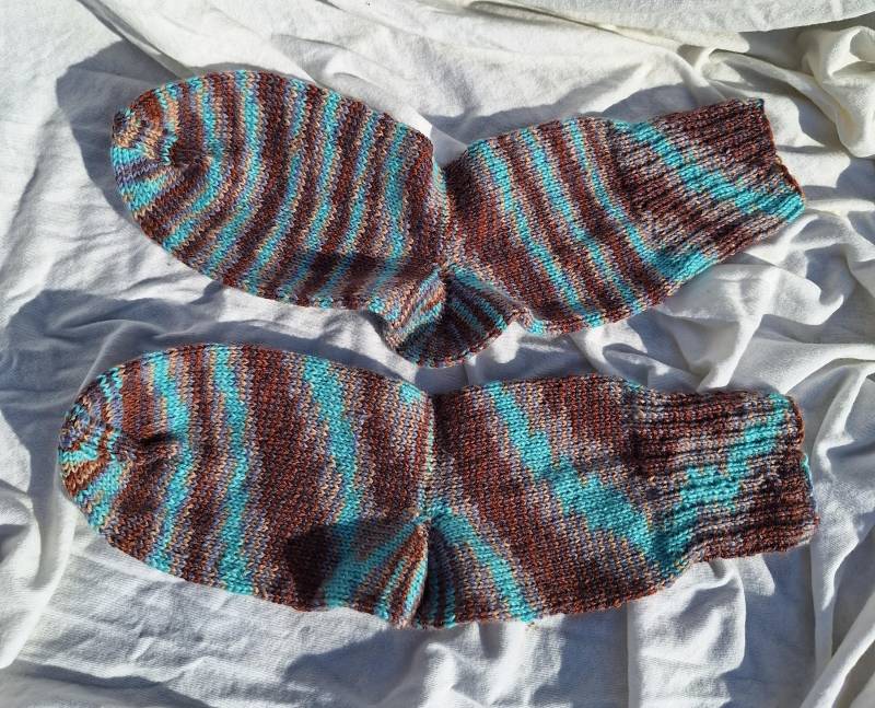Socken, Selbstgestrickt, Größe 37, Blau, Violett, Braun Socken, Selbstgestrickt, Größe 37, Blau, Violett, Braun von Wooletti