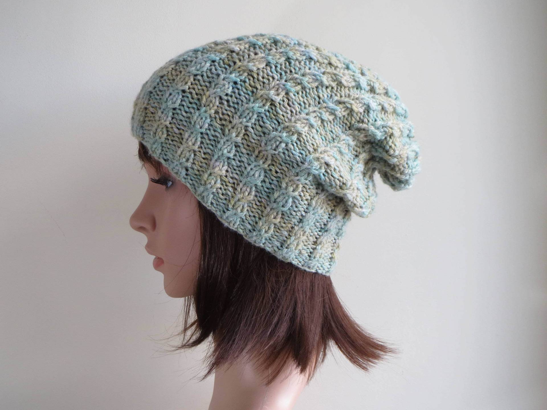 Handgefertigte Mütze Mit Zopfmuster Aus Wollmischung Gestreifte Slouchy-strickmütze von WoollyMomo