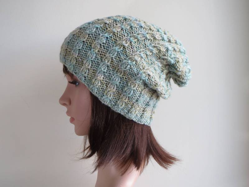 Handgefertigte Mütze Mit Zopfmuster Aus Wollmischung Gestreifte Slouchy-strickmütze von WoollyMomo