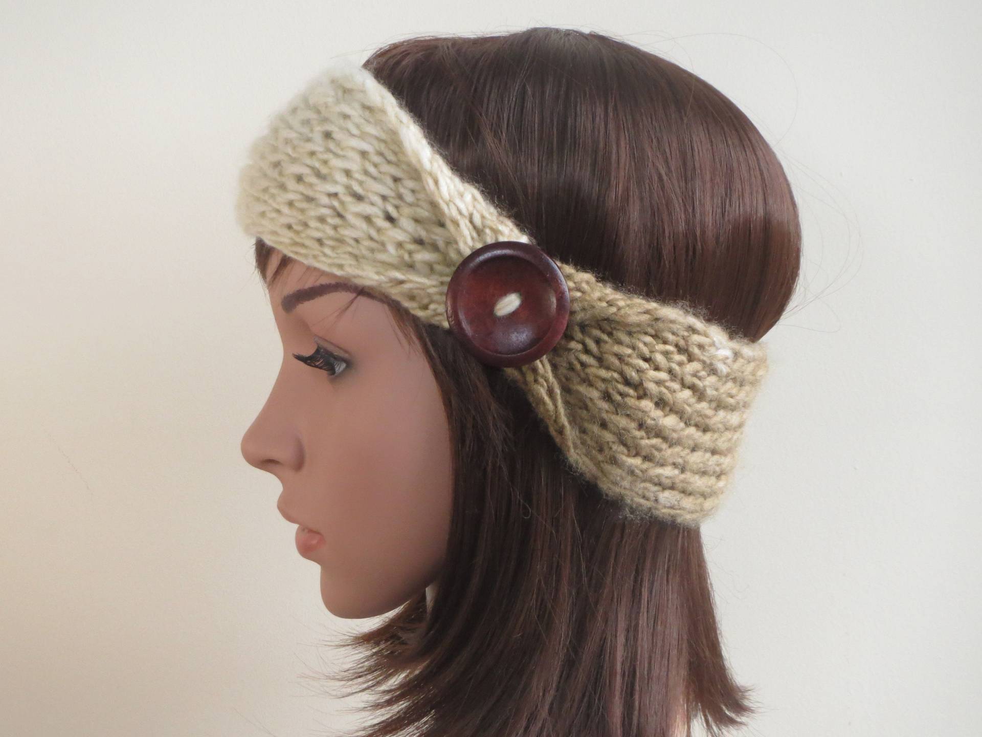 Handgestrickte Wolle Ohrwärmer Stirnband Creme Ombre Mit Knopf von WoollyMomo