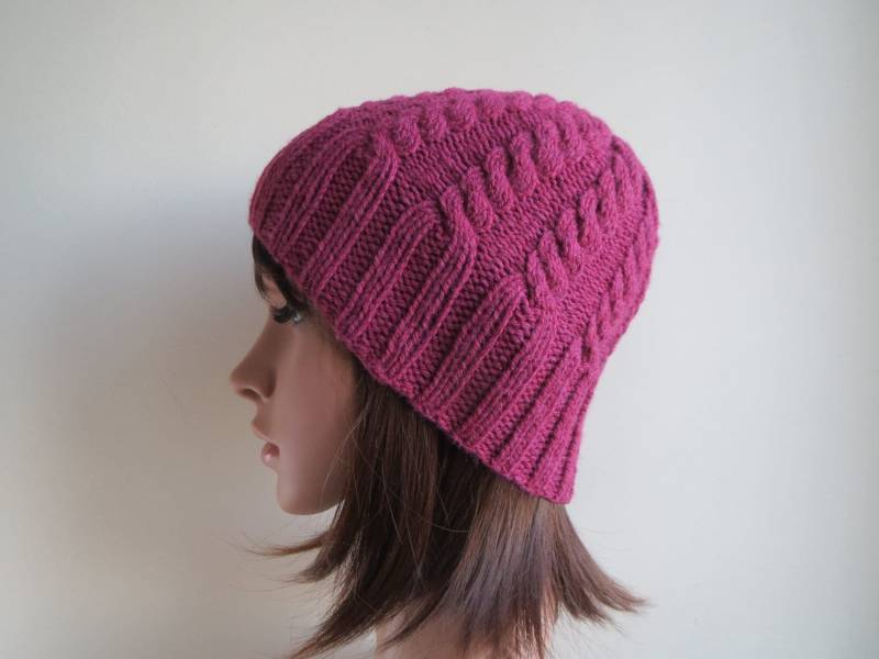 Rosa Zopfmütze Grobstrick Wintermütze Aus Wollmix von WoollyMomo