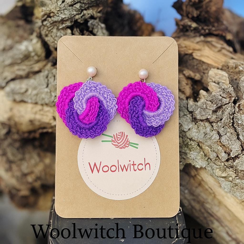 Häkelohrringe in Verschiedenen Farben | Handgemachter Schmuck Leicht & Einzigartig Boho Stil Woolwitch Boutique von WoolwitchBoutique