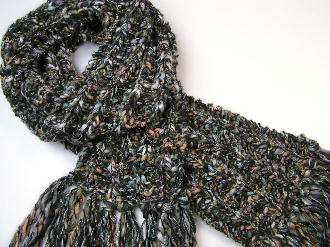 Grobstrick-Schal Aus Effektgarn, Anthrazit-Bunt Mit Glitzerganz, 19 cm Breit, 180 Lang, Handgestrickt Eingeknüpften Fransen von WoolyWhisper