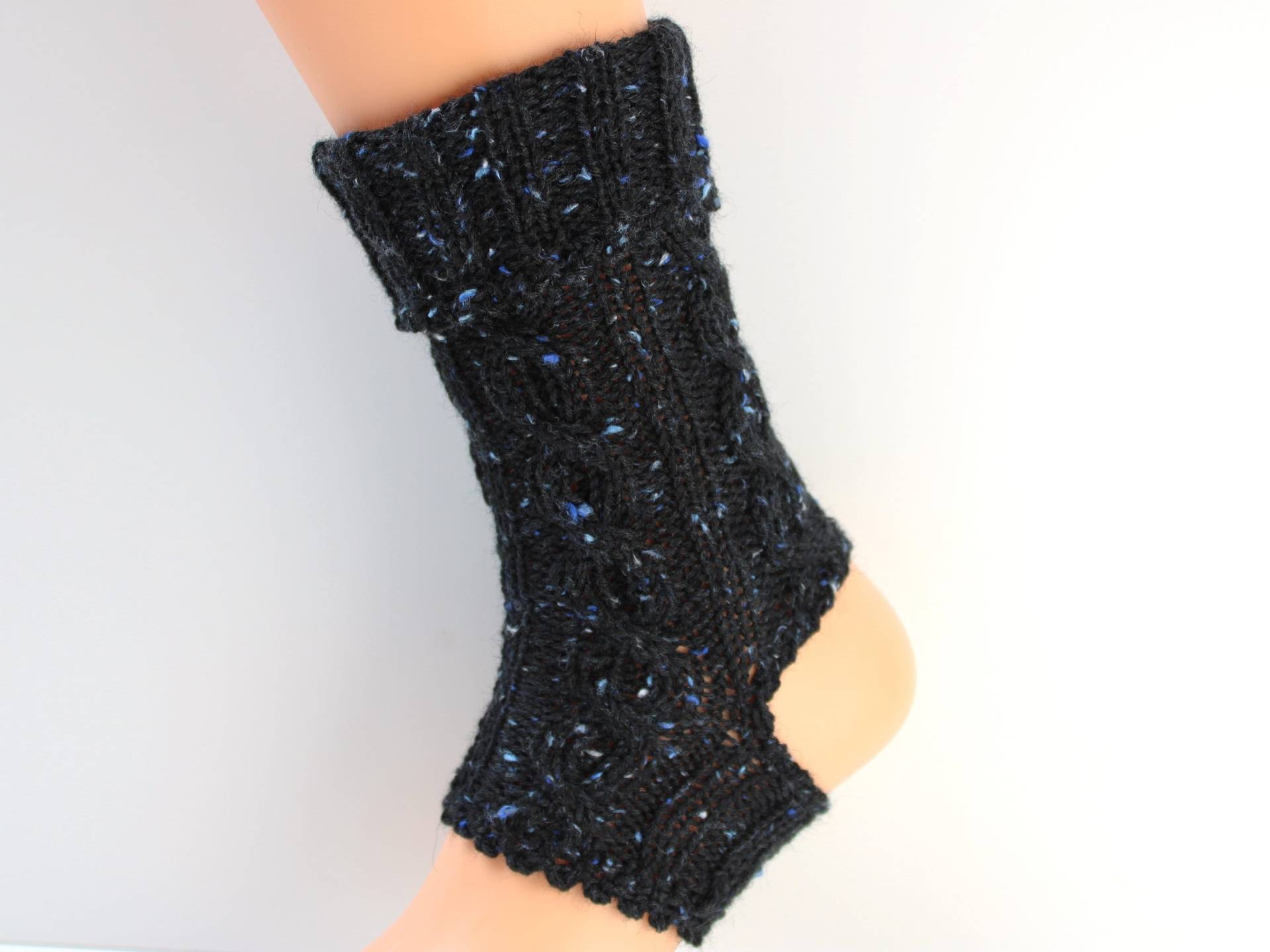 Yoga-Socken "Ösenzopf", Schwarz-Tweed, Gr 38-40 Yoga-Socken "Ösenzopf", Schwarz-Tweed, Gr 38-40 von WoolyWhisper