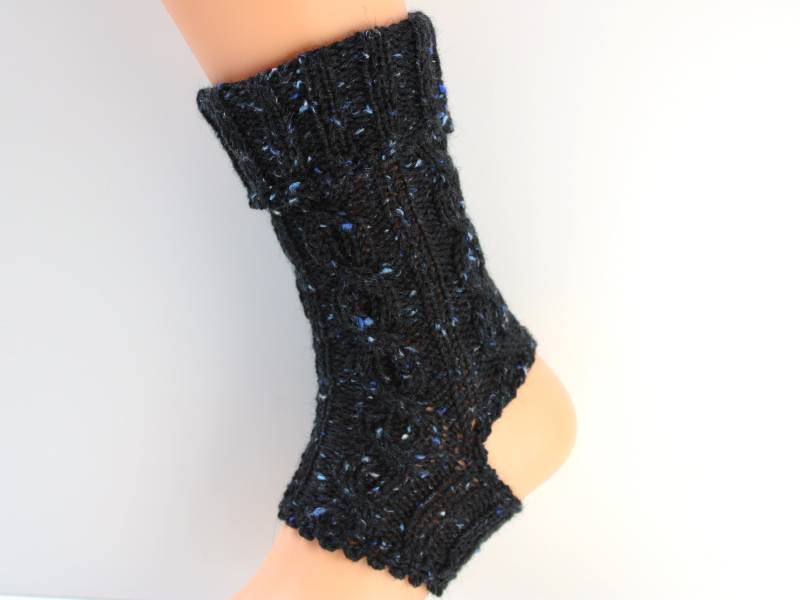Yoga-Socken "Ösenzopf", Schwarz-Tweed, Gr 38-40 Yoga-Socken "Ösenzopf", Schwarz-Tweed, Gr 38-40 von WoolyWhisper