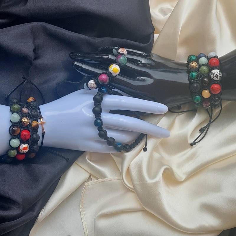9 Handmade Macrame Gemstone Bracelets - Adjustable Unisex Boho Chakra Healing Jewelry Gift Set von WorkshopAngelenade