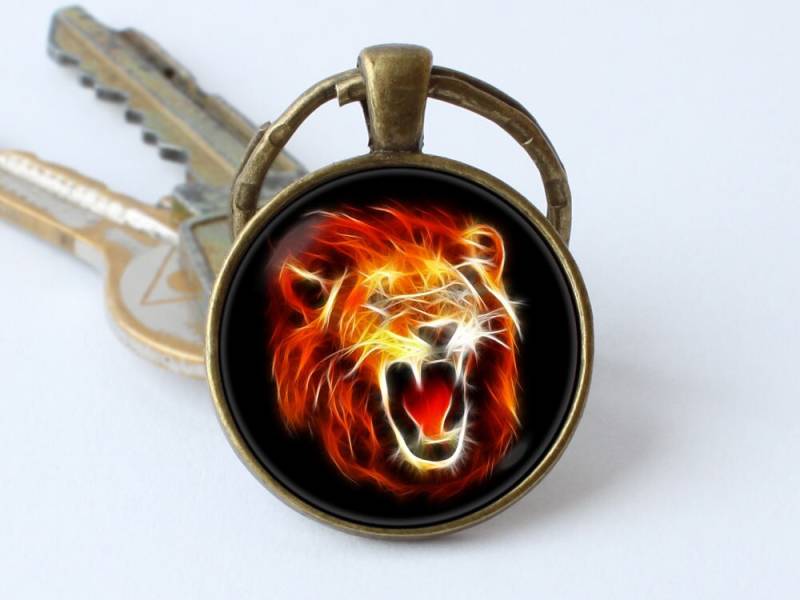 Feuer Löwe Schlüsselanhänger Flamy Schmuck Afrika Kunst Wildtier Geschenk Orange von WorldOfDream