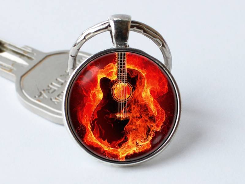 Gitarre Schlüsselanhänger Feuer Geschenk Für Gitarristen Musik Anhänger Musiker Musikinstrument von WorldOfDream