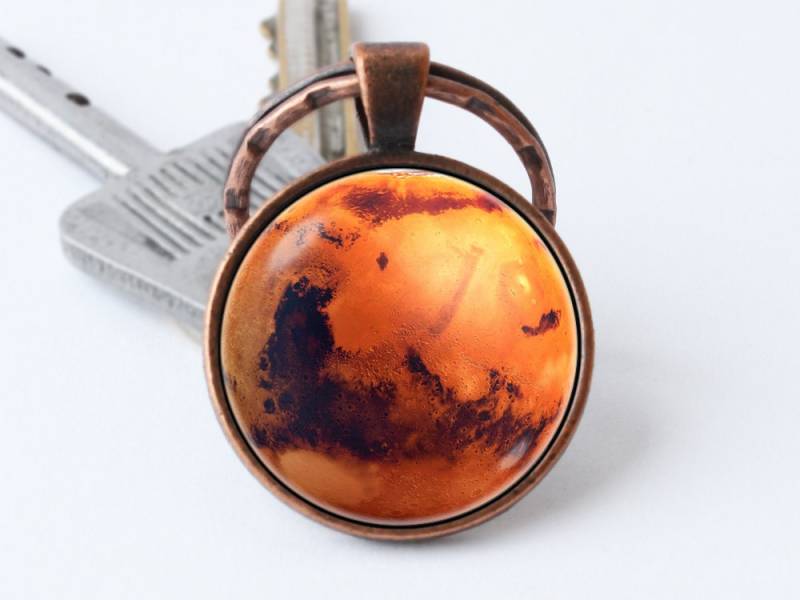 Mars Schlüsselanhänger Planet Roter Galaxy Accessoire Anhänger Space Geschenk Universum Schmuck Metallzubehör von WorldOfDream