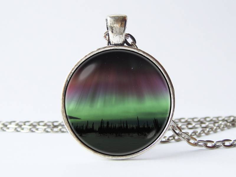 Nordlichter Halskette Polarlichter Anhänger Aurora Borealis Schmuck Nachthimmel von WorldOfDream