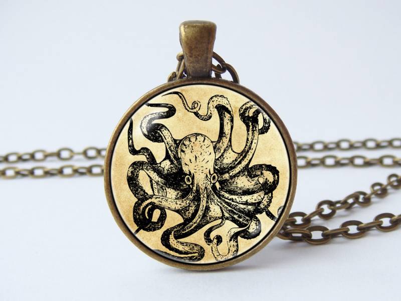 Oktopus Halskette Schmuck Vintage Kunst Anhänger Seetier Antiker Krakenrohr Sailorschmuck Ozeanschmuck von WorldOfDream