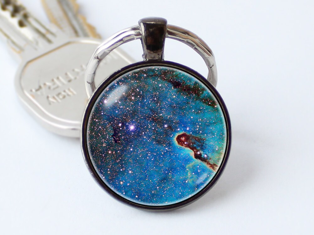 Schlüsselanhänger Nebula Galaxy Schmuck Space Anhänger Astronomie Geschenk Cosmos von WorldOfDream