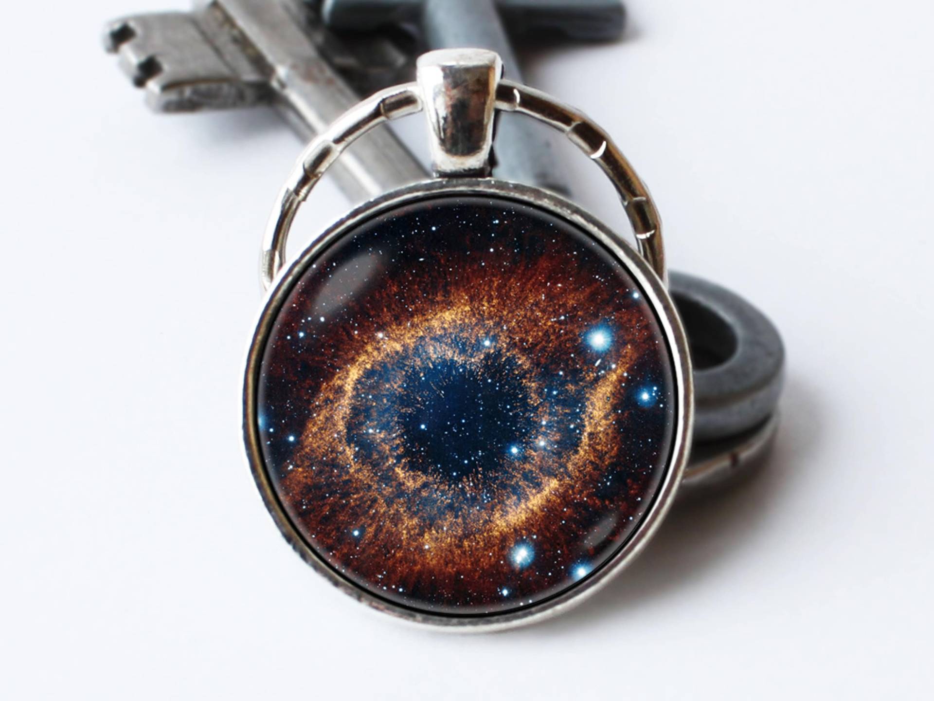 Schlüsselanhänger Nebula Helix Space Schmuck Anhänger Geschenk Astronomie Cosmos von WorldOfDream