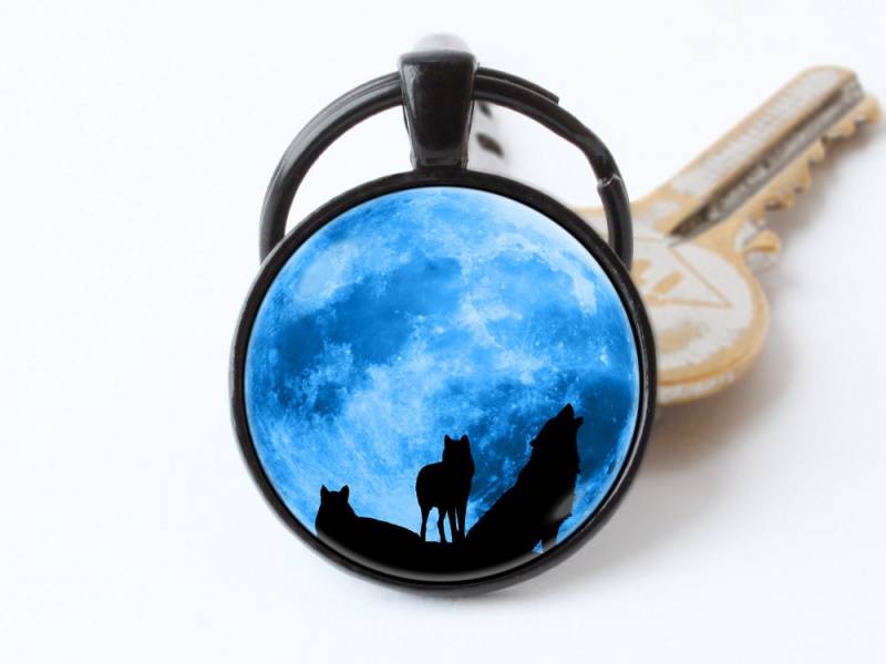 Wolf Pack Schlüsselanhänger Mond Geschenk Blue Moon Vollmond Wölfe Anhänger Schmuck Geschenkideen Tiere von WorldOfDream