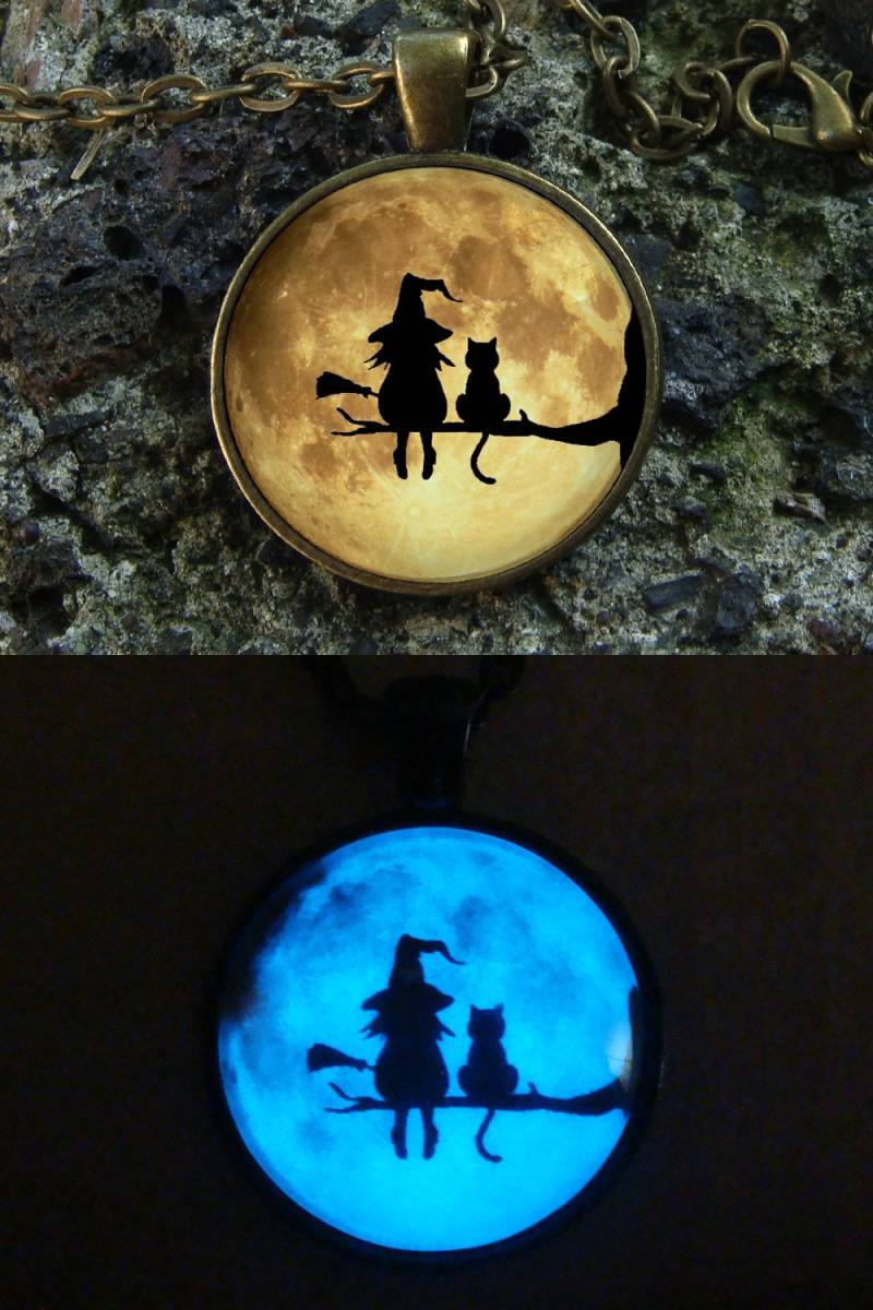 Halloween-Glühen in Der Dunklen Kette Hexe Und Katze Glühende Halskette Schmuck Halloween Geschenk Anhänger Mond Urlaub von WorldOfGlow