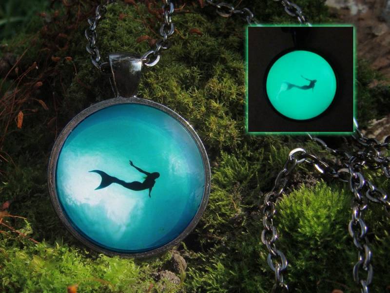 Meerjungfrau Halskette Glühende Meerjungfrau-Ocean Schmuck Glühen in Der Dunklen Zubehör Ozean Kette Anhänger von WorldOfGlow