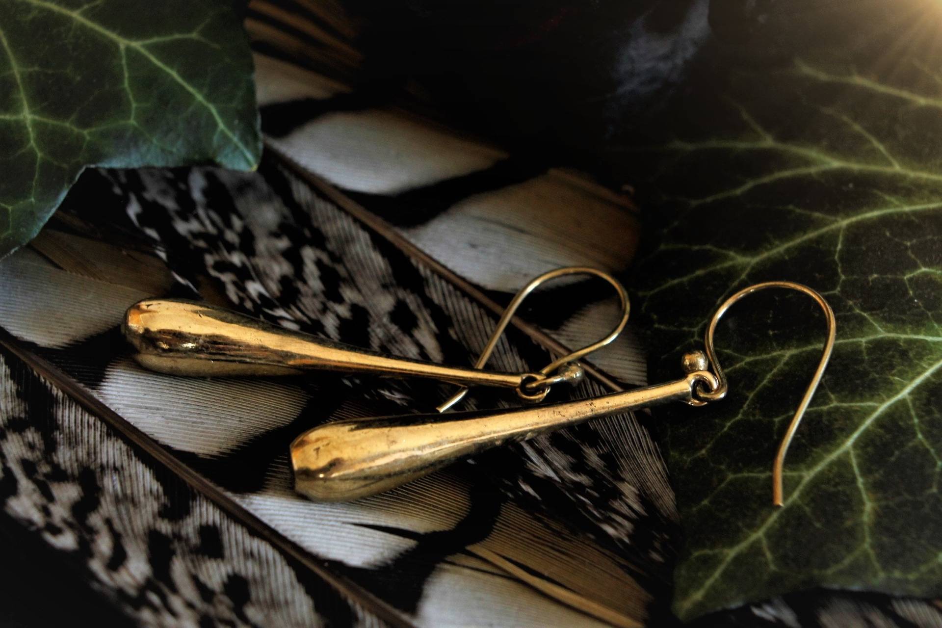 Goldene Tropfenohrringe, Tropfenohrhänger, Regentropfen Schmuck, Nickelfrei, Messingschmuck, Tränenohrringe, Tränen, Tränenschmuck, Teartrop Goldene Tropfenohrringe, Tropfenohrhänger, Regentropfen Schmuck, Nickelfrei, Messingschmuck, Tränenohrringe, Tränen, Tränenschmuck, Teartrop von WorldOfNaiad