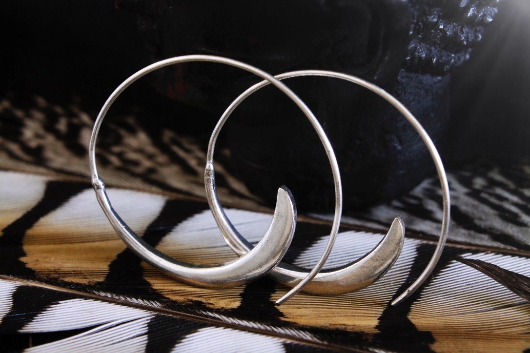 Silberfarbene Creolen, Große Spiralen Ohrringe, Nickelfrei, Einfedel Rund, Leicht, Elegante Spiralenschmuck Silberfarbene Creolen, Große Spiralen Ohrringe, Nickelfrei, Einfedel Rund, Leicht, Elegante Spiralenschmuck von WorldOfNaiad