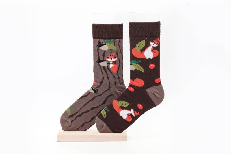Eichhörnchen Nüsse Männer Frauen Socken, Lustige Verrückte Bunte Geschenkidee, Perfektes Geschenk, Mismatched von WorldOfSocks001