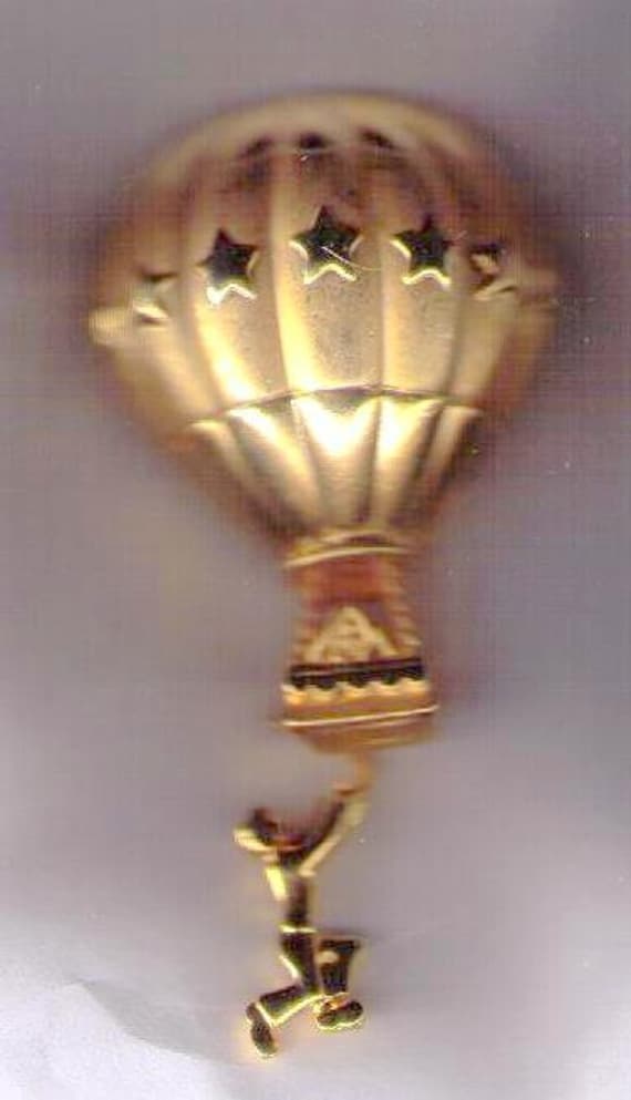 Vintage Gold Ballon & Hing Boy Kostüm Stück 3" Lang X 1-3/4 Breit Pin Brosche Anhänger Vintage Gold Ballon & Hing Boy Kostüm Stück 3" Lang X 1-3/4 Breit Pin Brosche Anhänger von WorldStamps2017