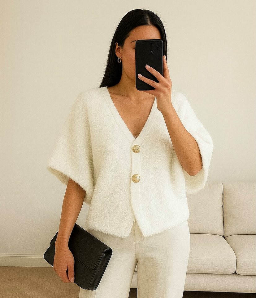 Worldclassca Strickjacke WORLDCLASSCA Strickjacke kurzarm Cardigan Strickpulllover mit Knopf Neue Kollektion - Stilvolle und gemütliche Strickmode für Damen Worldclassca Strickjacke WORLDCLASSCA Strickjacke kurzarm Cardigan Strickpulllover mit Knopf Neue Kollektion - Stilvolle und gemütliche Strickmode für Damen von Worldclassca