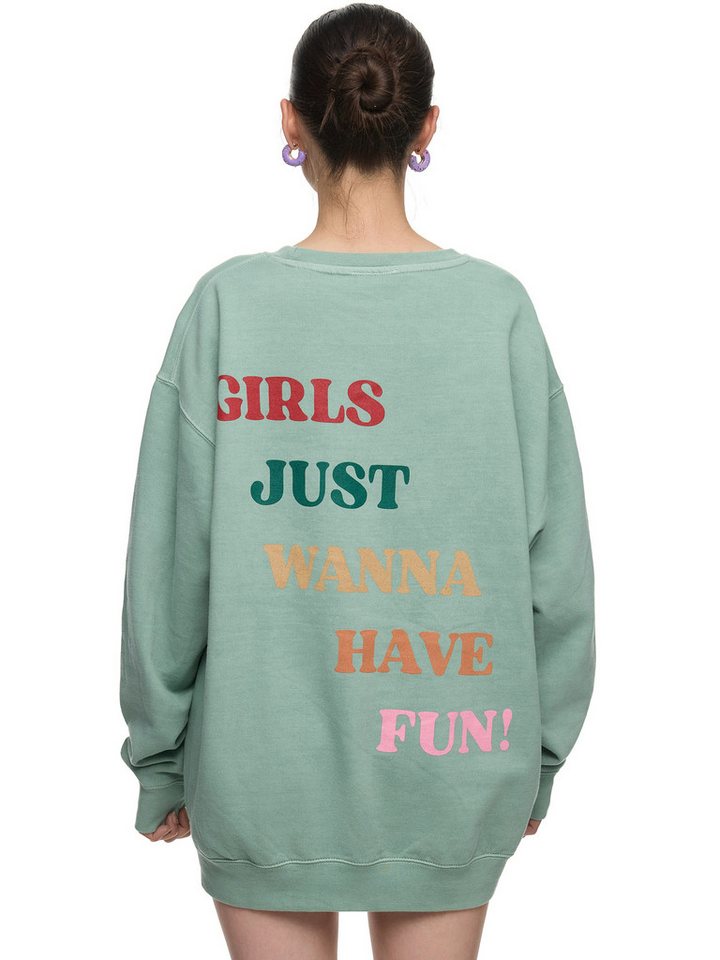Worldclassca Sweatshirt Worldclassca Oversized Sweatshirt GIRLS FUN Print Langarm Pullover PRINT - GIRLS JUST WANN HAVE FUN von Worldclassca