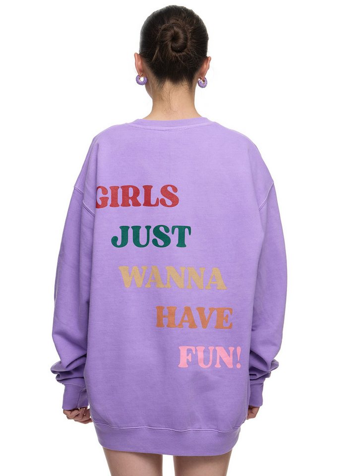 Worldclassca Sweatshirt Worldclassca Oversized Sweatshirt GIRLS FUN Print Langarm Pullover PRINT - GIRLS JUST WANN HAVE FUN von Worldclassca