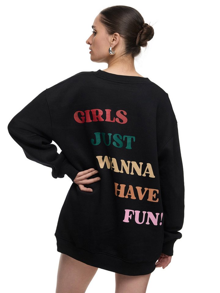 Worldclassca Sweatshirt Worldclassca Oversized Sweatshirt GIRLS FUN Print Langarm Pullover PRINT - GIRLS JUST WANN HAVE FUN von Worldclassca
