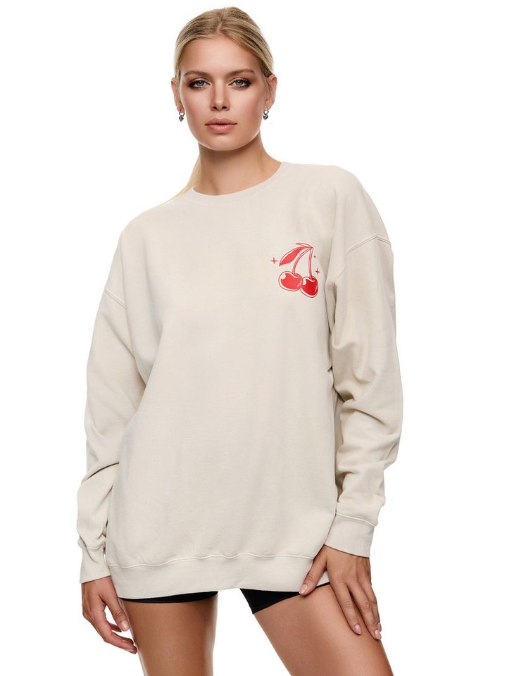 Worldclassca Sweatshirt Worldclassca Oversized Sweatshirt Print Langarm Pullover Oberteil WISHING YOU HAVE A CHERRYLIC DAY von Worldclassca