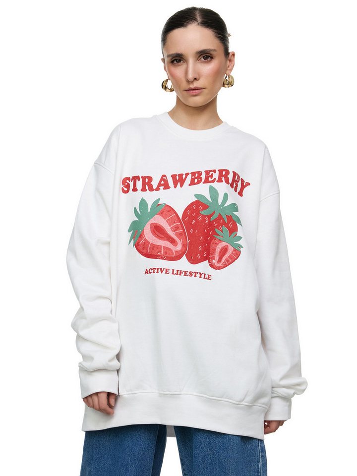 Worldclassca Sweatshirt Worldclassca Oversized Sweatshirt Print Steawberry Langarm Pullover PRINT - STRAWBERRY - ERDBEERE - ACTIVE LIFESTYLE von Worldclassca