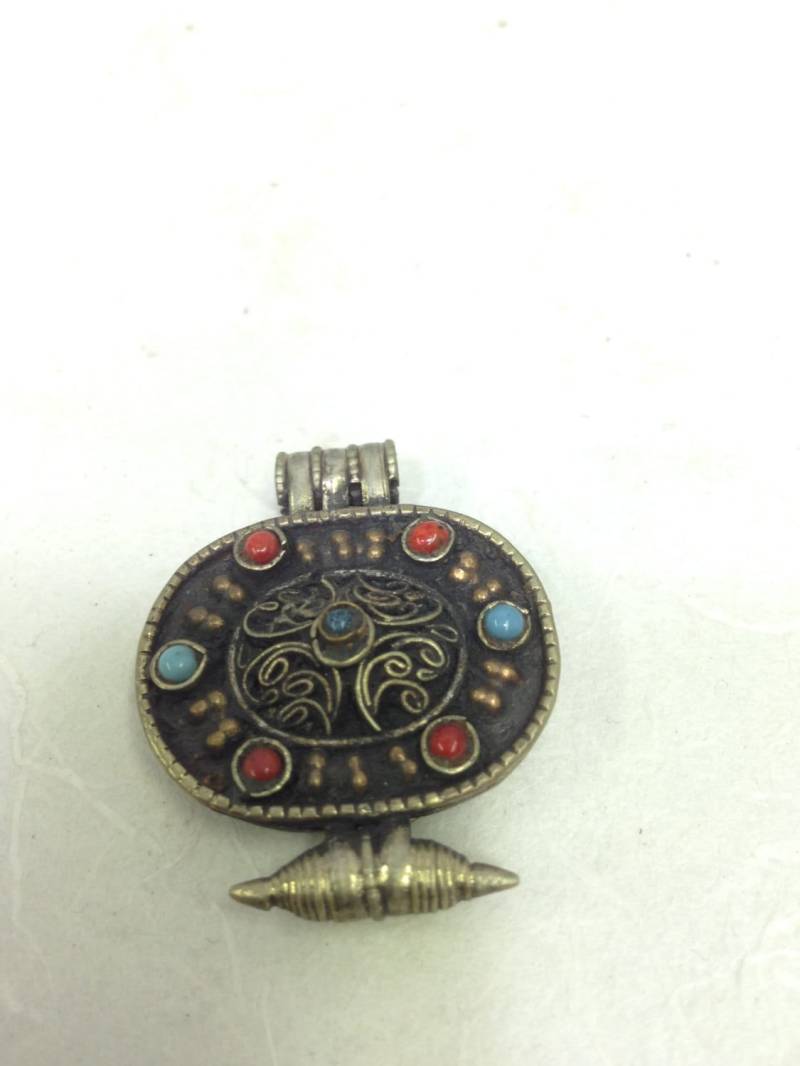 Nepal Silber Amulett Box Türkis Koralle Anhänger Nepal Silber Amulett Box Türkis Koralle Anhänger von WorldofBacara