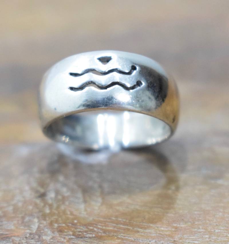 Ring Aus Sterlingsilber Mit Cut-Out-Band Ring Aus Sterlingsilber Mit Cut-Out-Band von WorldofBacara