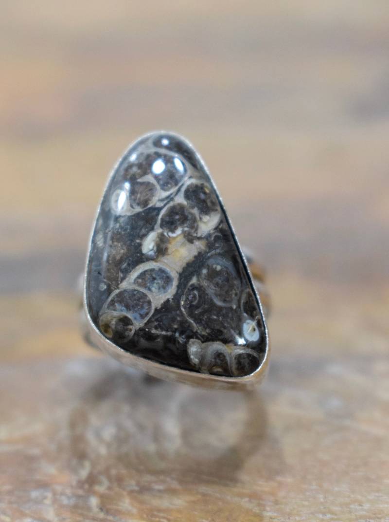 Ring Sterling Silber Turritella Achat Unregelmäßige Form Ring Sterling Silber Turritella Achat Unregelmäßige Form von WorldofBacara