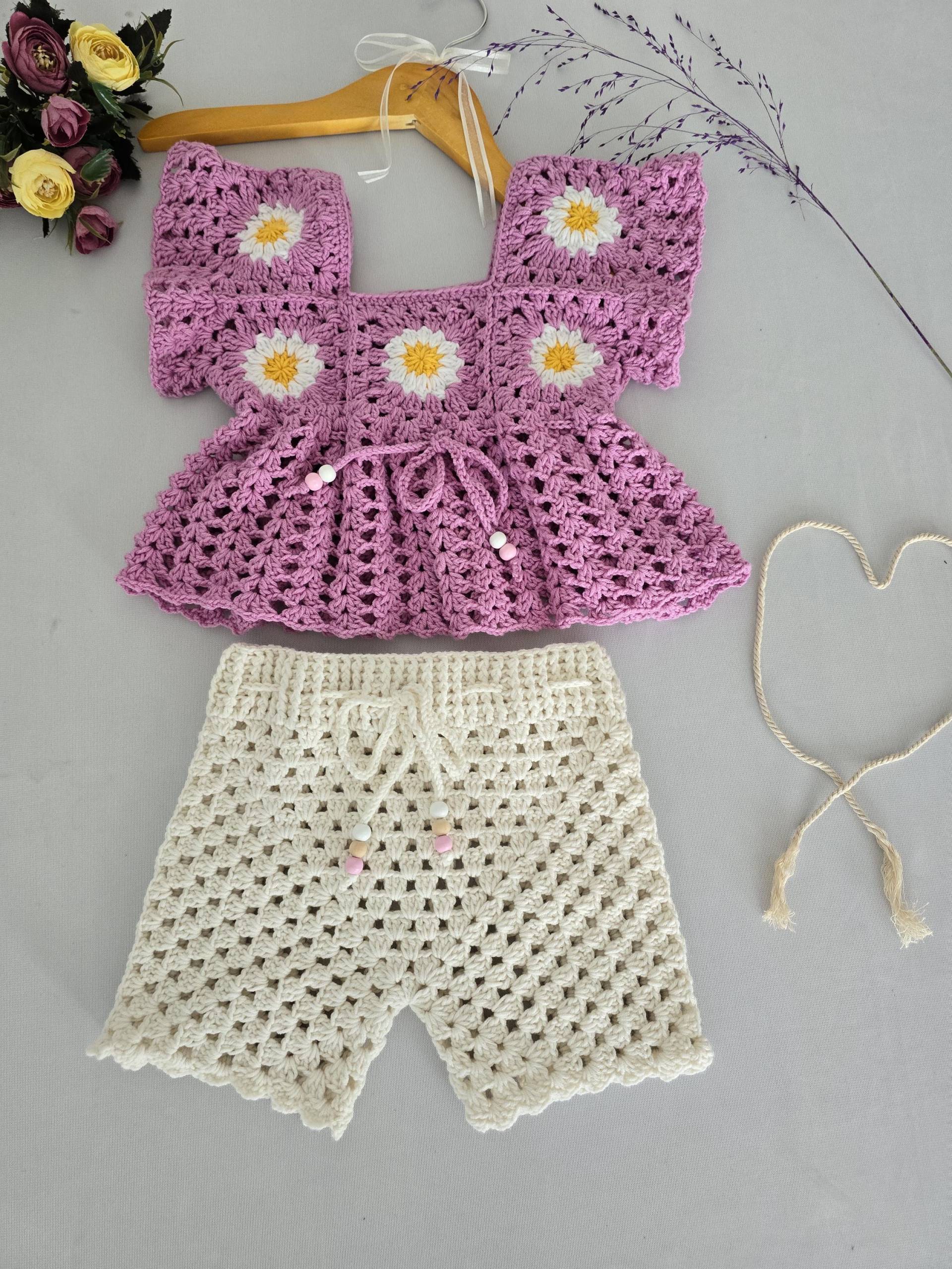 Knitted Girls Shorts & Top With Flowers, Cardigan, Girls Knitted T-Shirts, Handmade, Summer Set von WorldofKidsHandmade